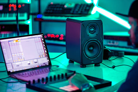 iLoud Precision 5
